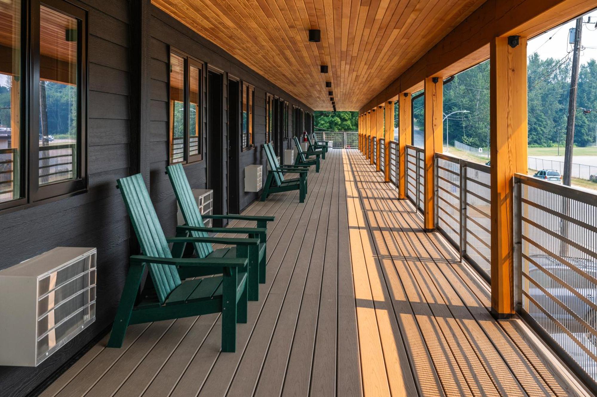 Vrge Revelstoke Hotel Bagian luar foto
